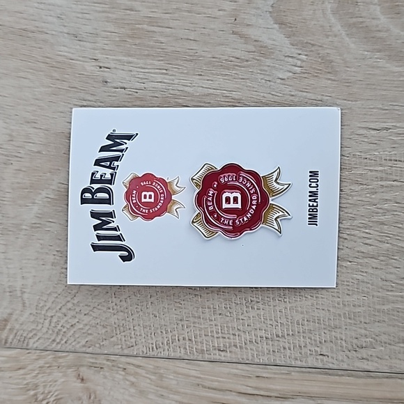 NWOT Jim Beam Collectors Pin - Picture 1 of 2